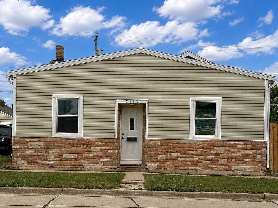 2nd image of 2143 Clark STREET