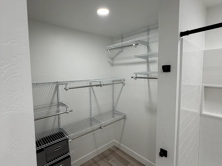 Walking master closet