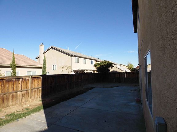 4th image of 13962 Estate Way