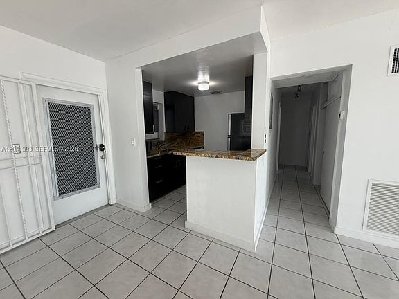 5th image of 641 Espanola Way APT 3