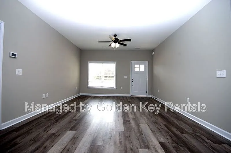 3 bed, 2.0 bath, $1,650 — Photo 2