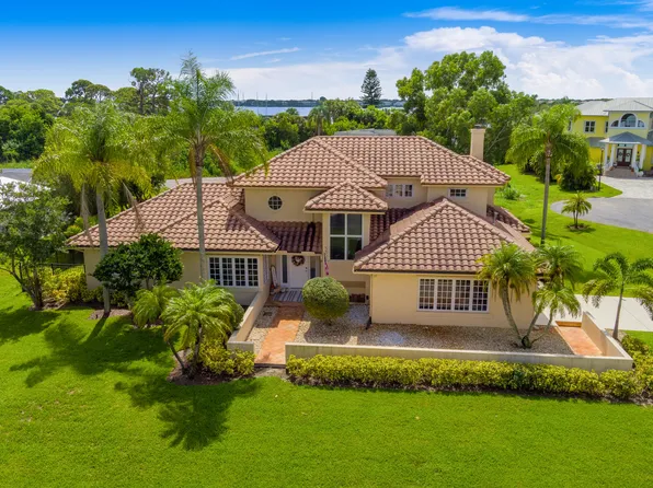 3301 SE River Vista Court, Port St Lucie, FL 34952