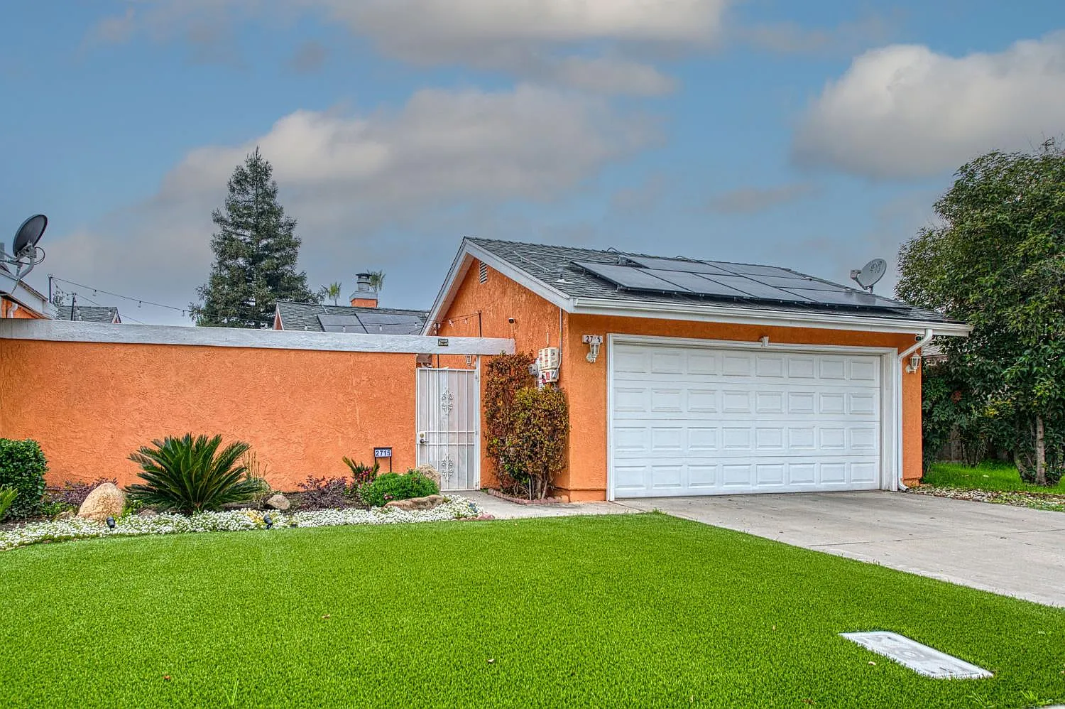 2715 N Marty Ave photo 1