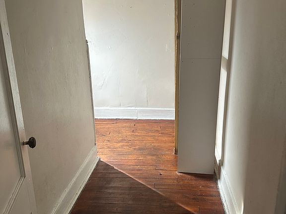 2nd image of 629 W Franklin St #2
