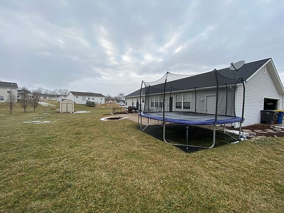 5th image of 20 Hyde Dr