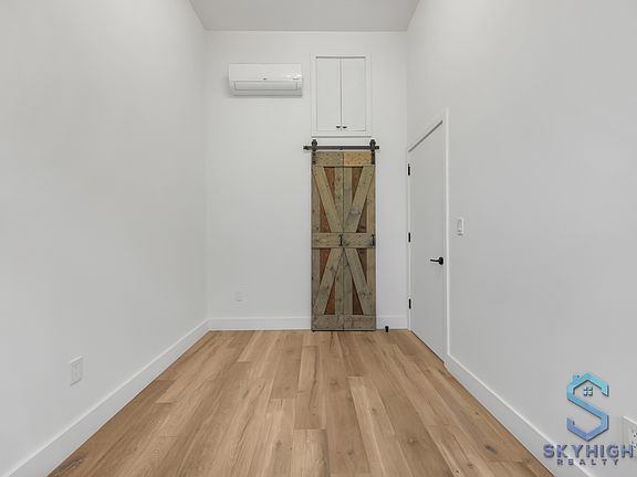 4th image of 36 Howard Ave #4D