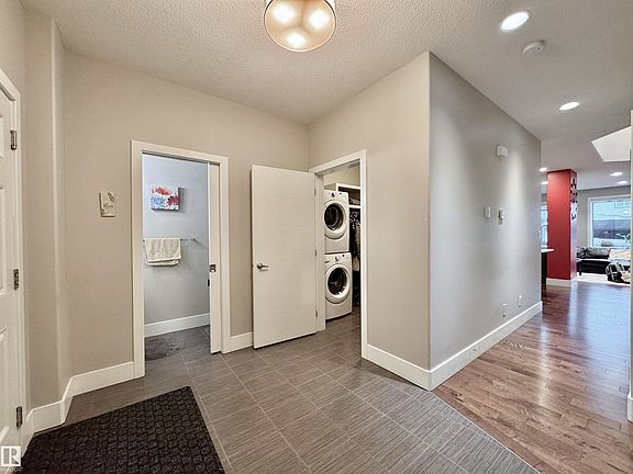 3rd image of 3254 Allan Way SW