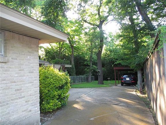 2nd image of 1515 Oak Glen Trl