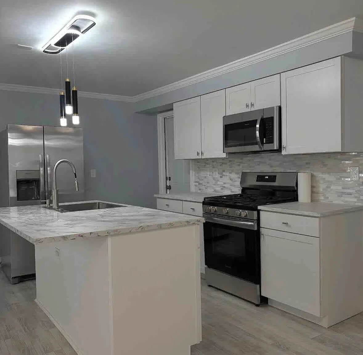 4 bed, 1300 sqft, $2,600 — Photo 2