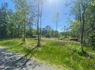 Roxanne St, Gautier, MS 39553