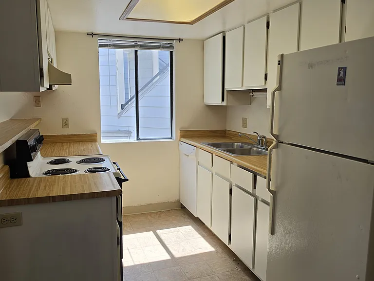 17054 E Tennessee Dr #103 — Photo 5