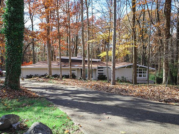 5th image of 3916 Malcolm Ct