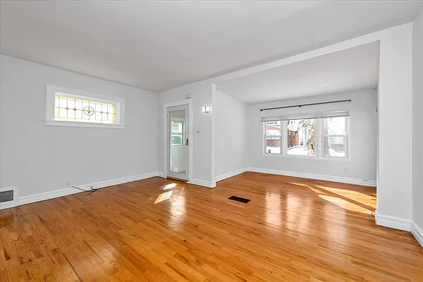 Rented by Benjamin Realty Since 1980 | media 4