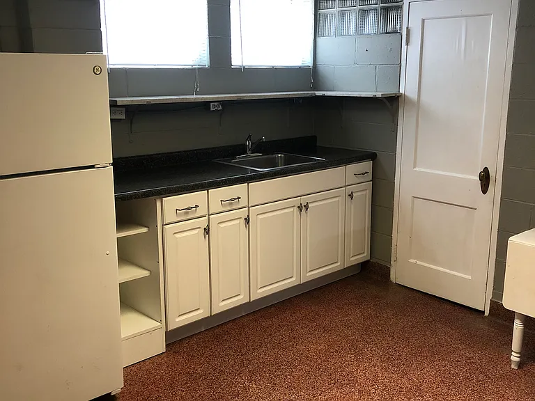 1025 W Lombard St — Photo 16