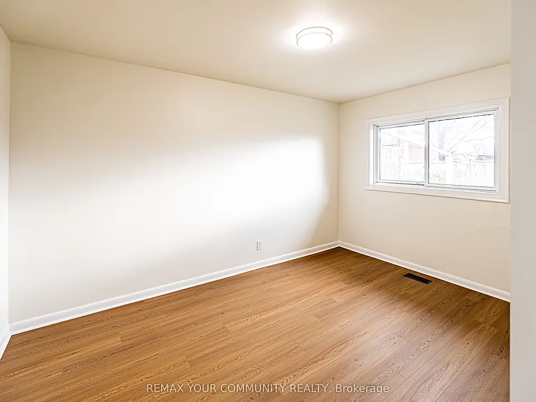 57 Apted Ave #UPPER — Photo 15