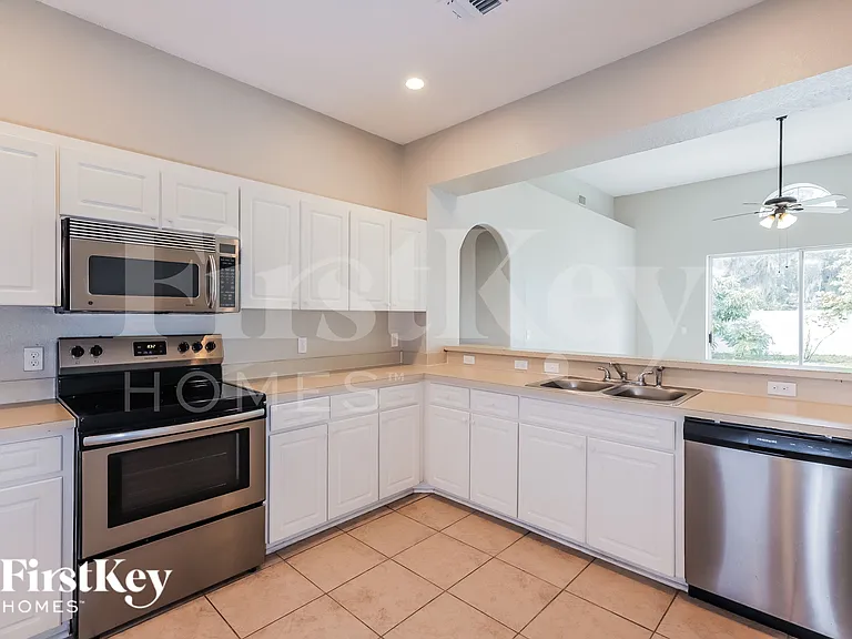 2751 Berkford Cir — Photo 8
