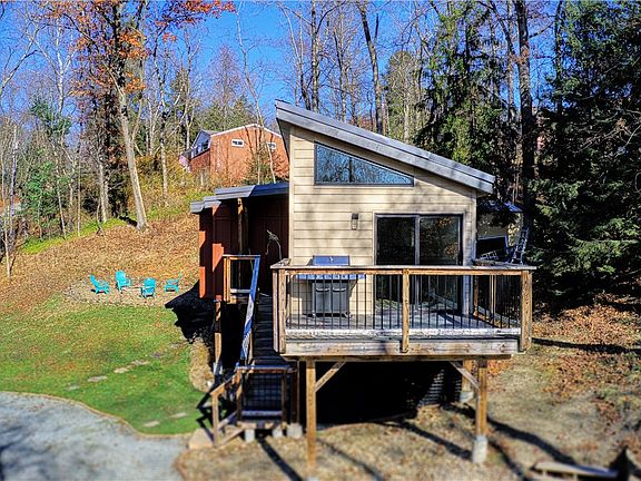 3rd image of 3257 Woodbrook Dr