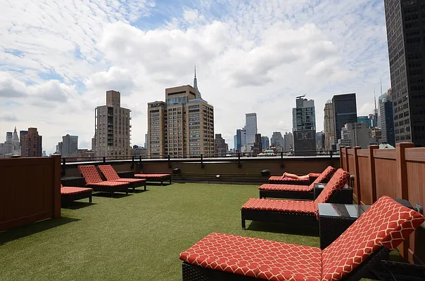 Rented by Manhattan Realty Group | media 6