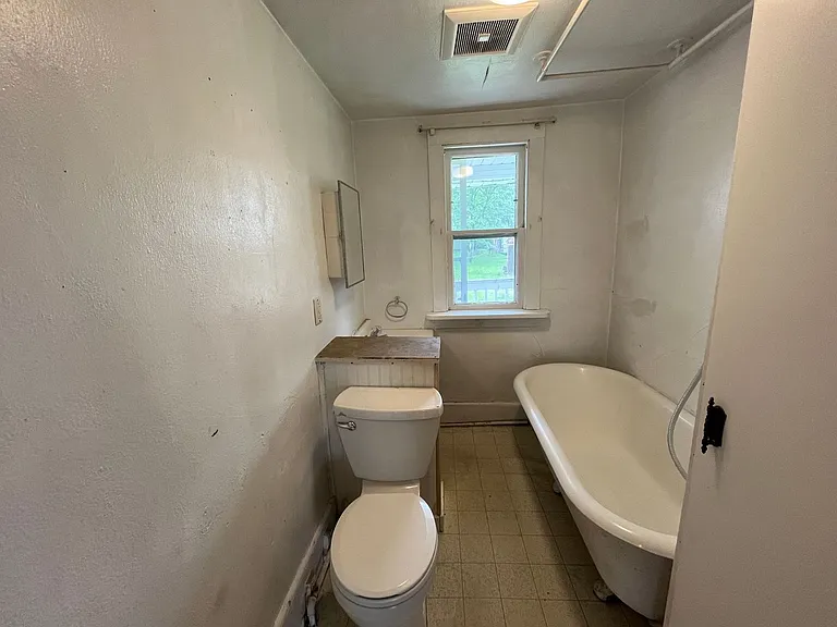 310 W Arnold St — Photo 14
