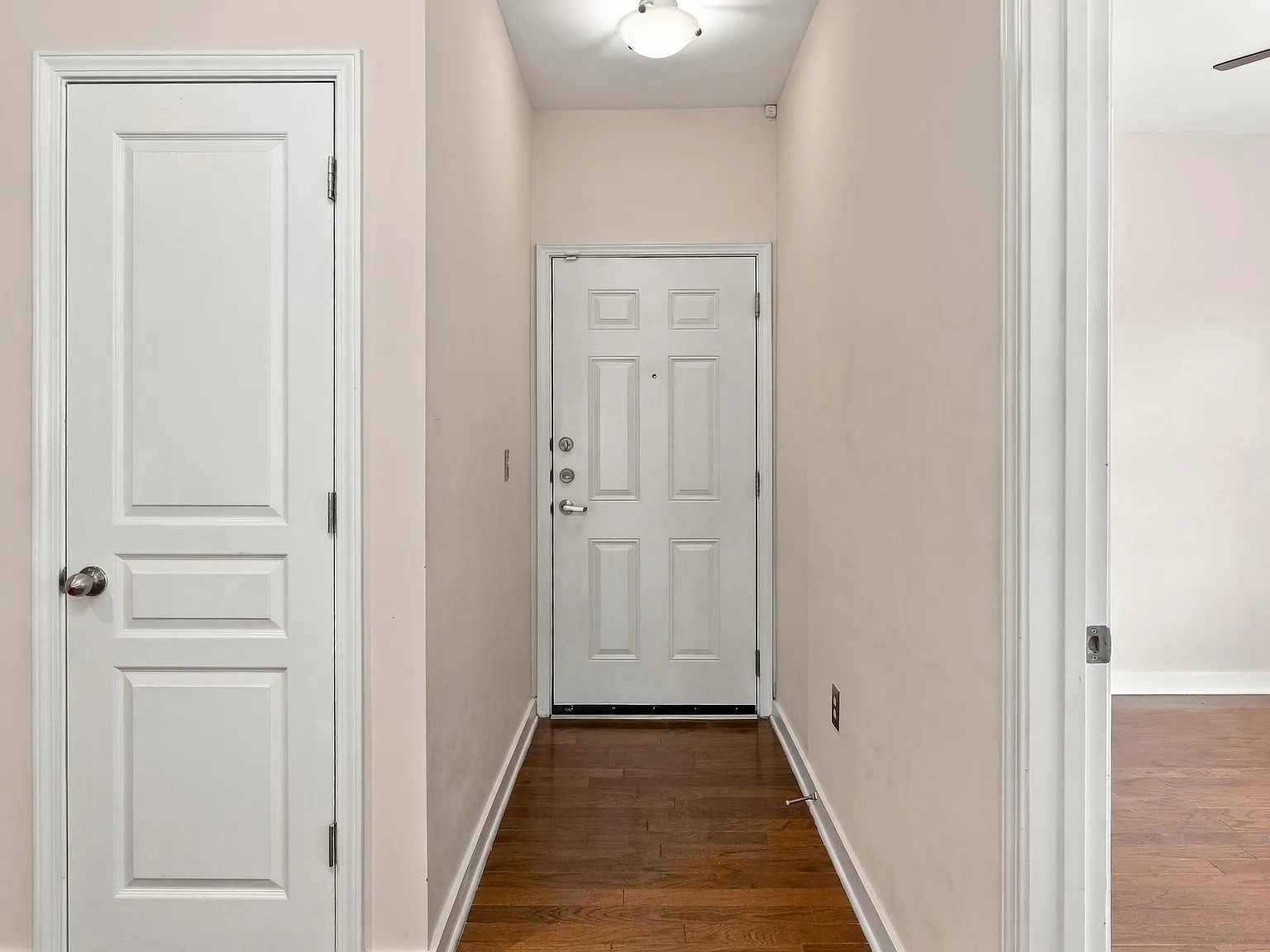2 bed, 2.0 bath, 954 sqft, $1,900 — Photo 4