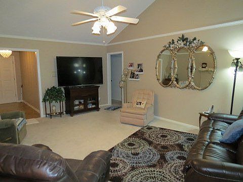 2nd image of 8531 Greenbriar Ln