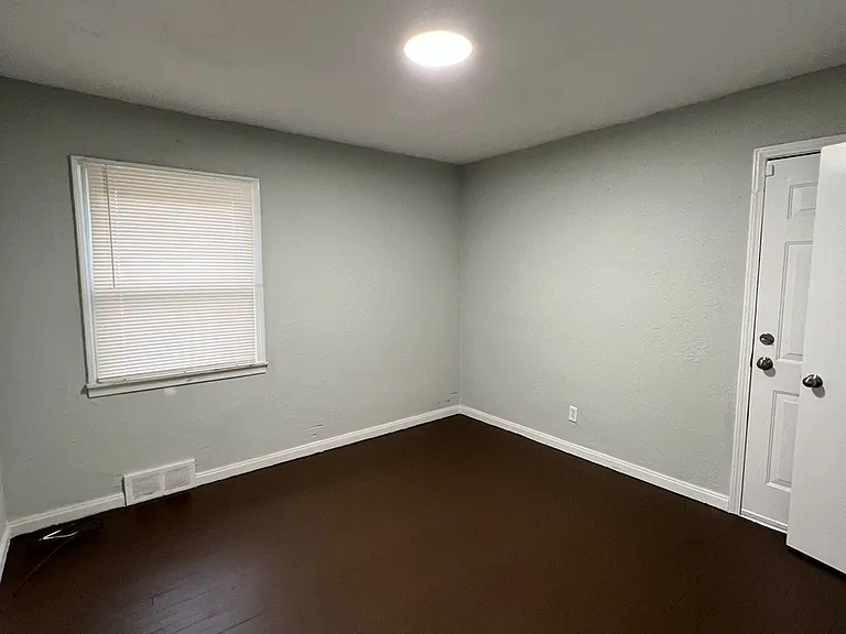 20237 Glastonbury Rd — Photo 4
