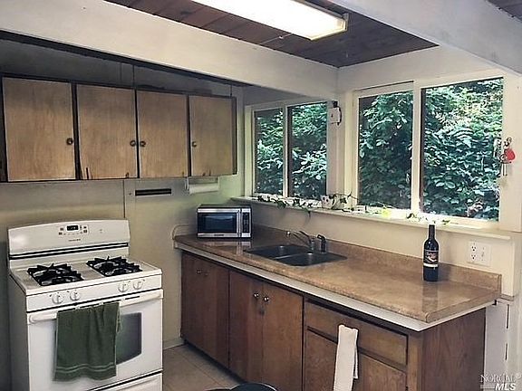 4th image of 15323 Glandy Glen Ln
