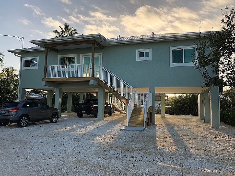 1st image of 400 Calle Limon