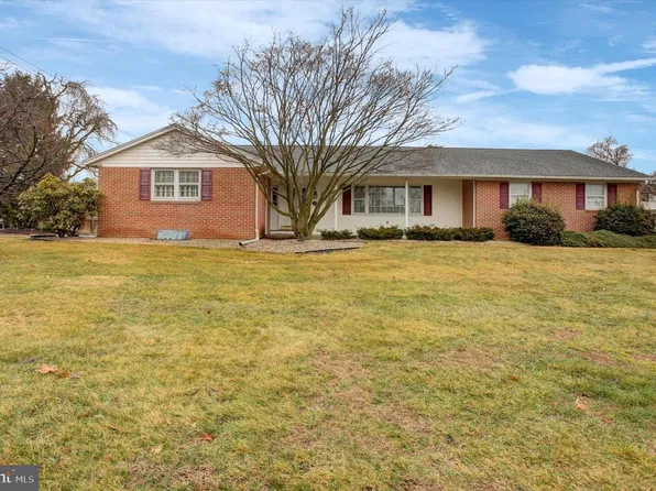 34 Acorn Cir, Chambersburg, PA 17202