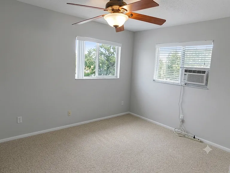 1732 Kenneth Pl — Photo 7