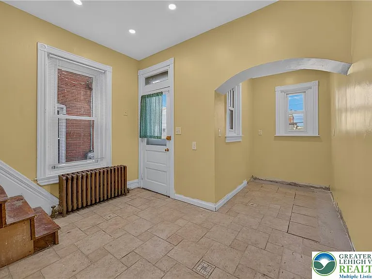 121 S 14th St — Photo 12