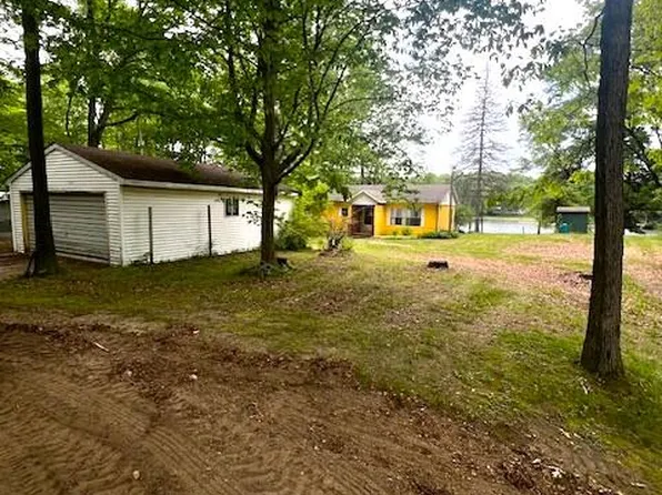 7777 N Manitonka Dr, Weidman, MI 48893