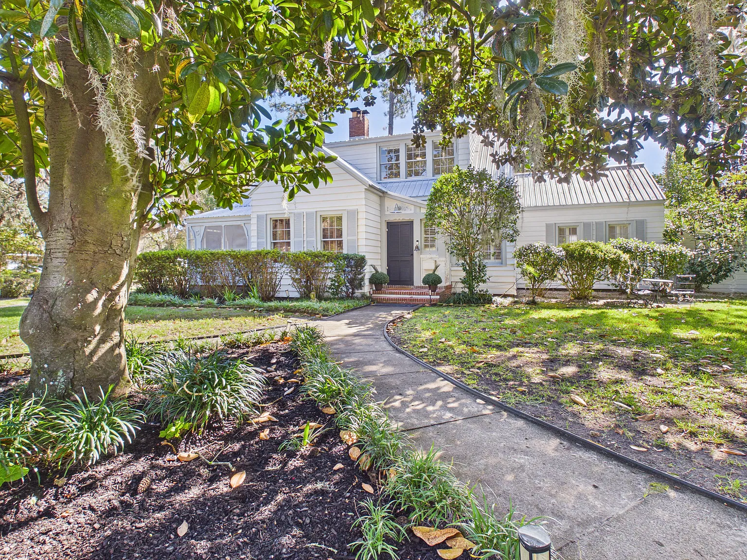 4 bed, 2.5 bath, 3000 sqft, $3,750 — Photo 3
