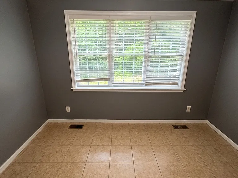 1300 Lomond Dr — Photo 20
