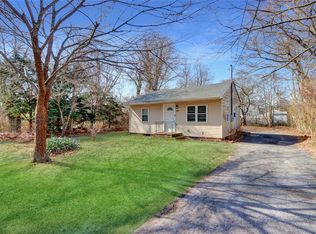 204 McKinley Dr, Mastic Beach, NY 11951