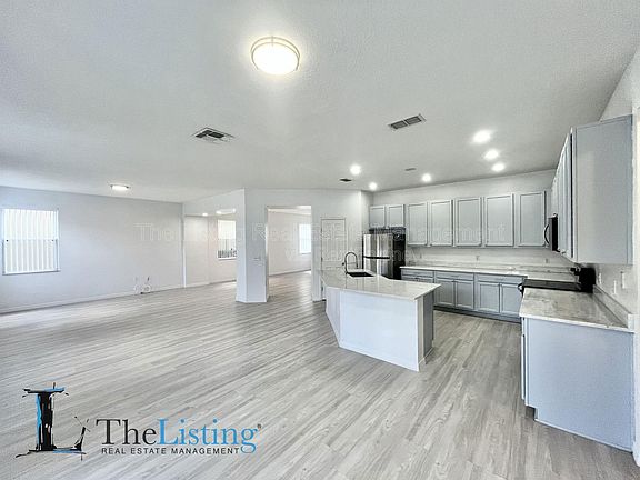 5th image of 613 Alfani St