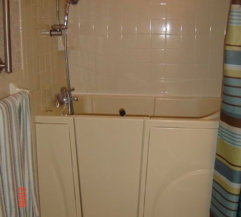 Walk in bath tub