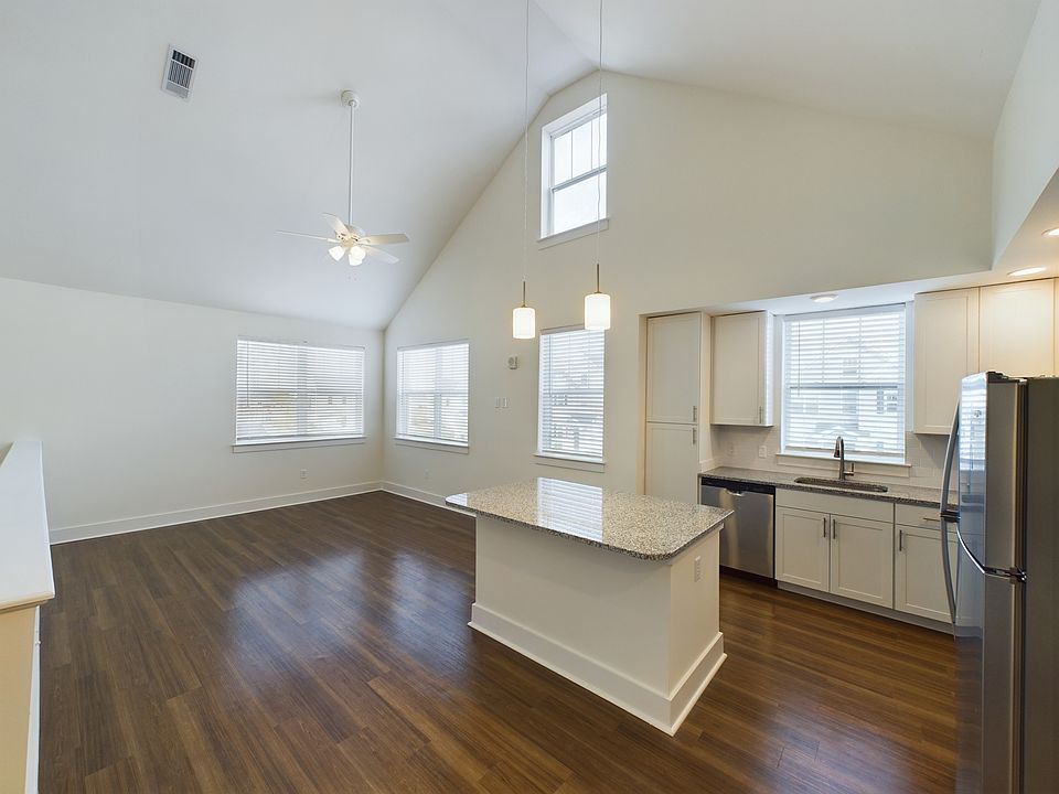 1st image of 725 Victory Ln #9-201