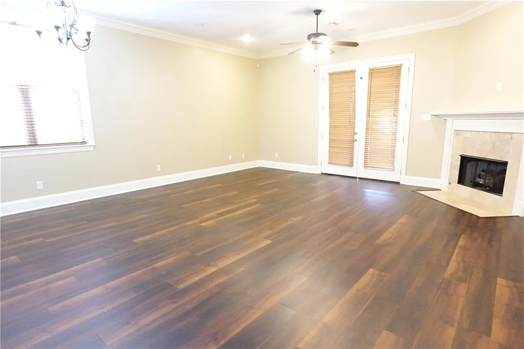 3 bed, 2.5 bath, 2293 sqft, $3,100 — Photo 4