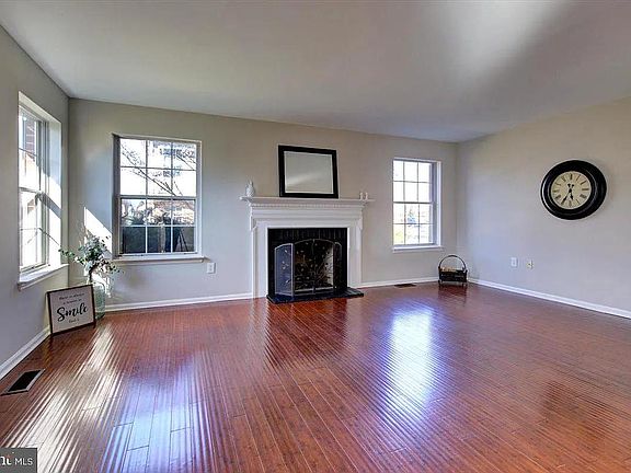 4th image of 123 Regal Ct