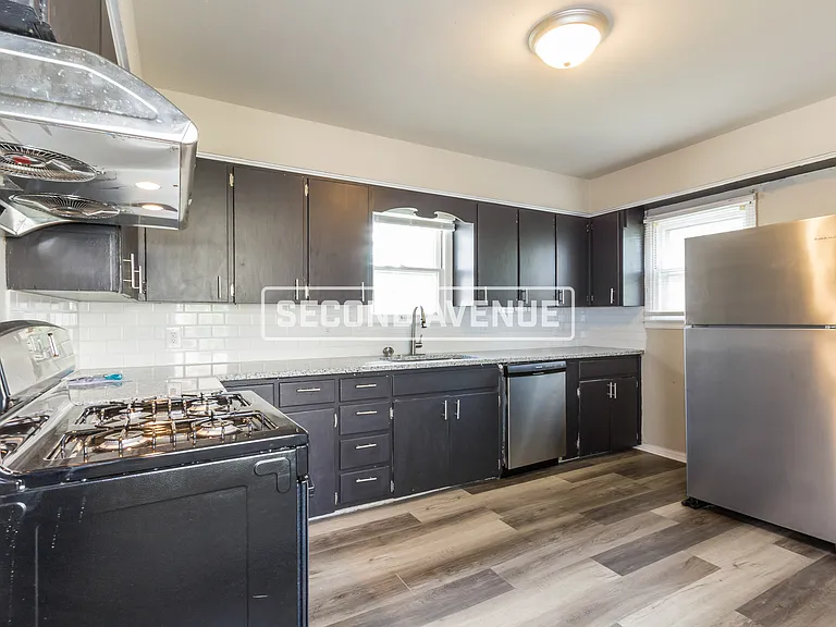 4628 SE 27th St — Photo 4