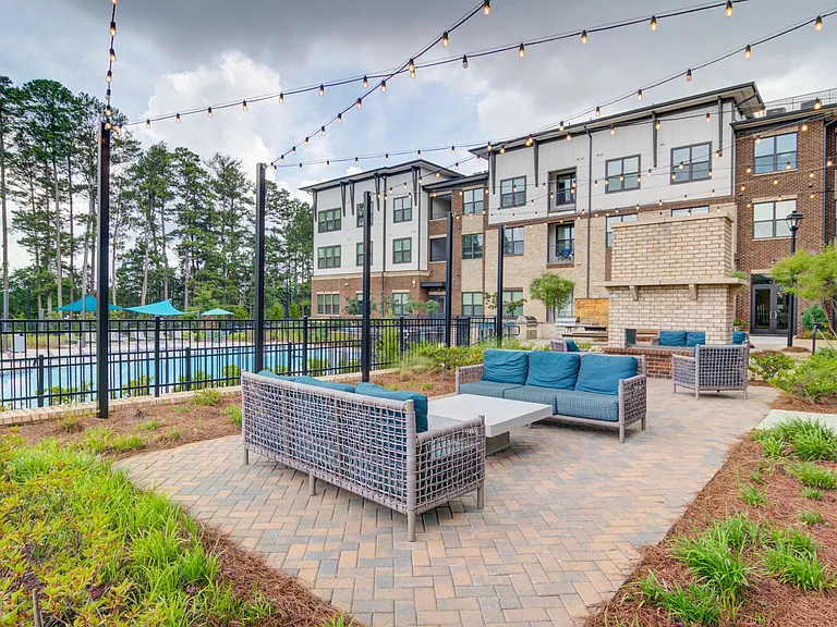 The Edison Sugarloaf Apartments — Photo 13