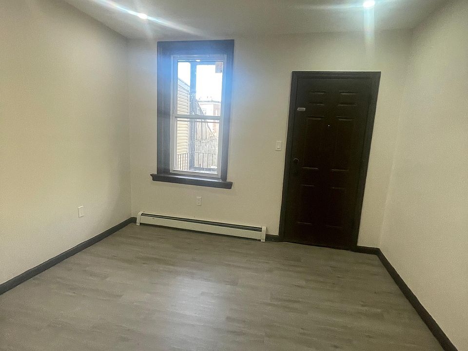 2nd image of 612 Sanford Ave #5