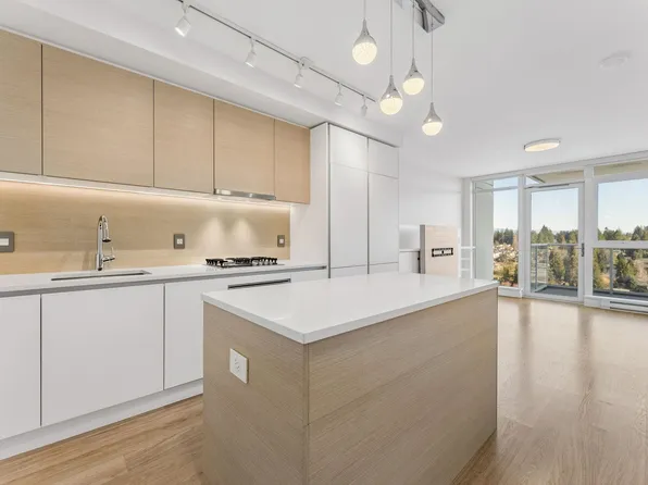 525 Foster Ave #1808, Coquitlam, BC V3J 0H6