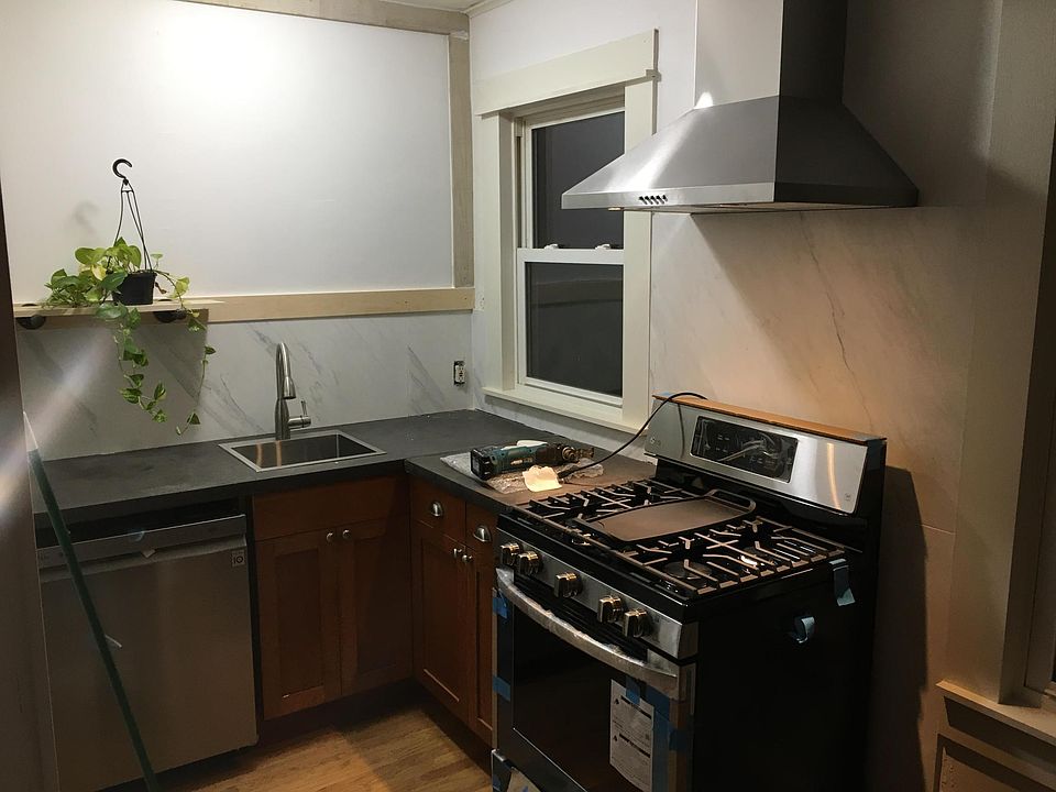 1st image of 24 Plant St #1