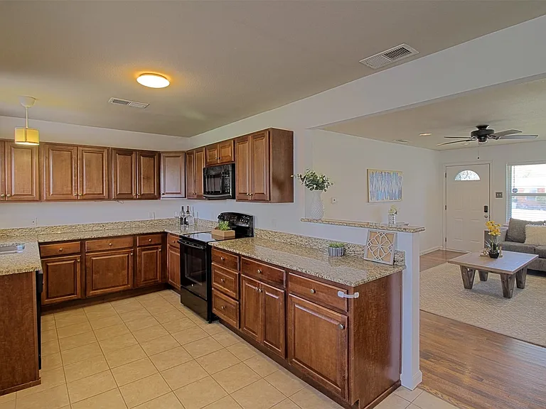 10849 Cotillion Dr — Photo 8