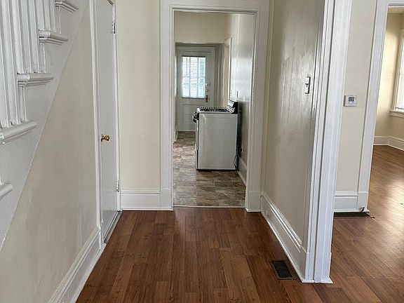 2nd image of 1424 W 10th St