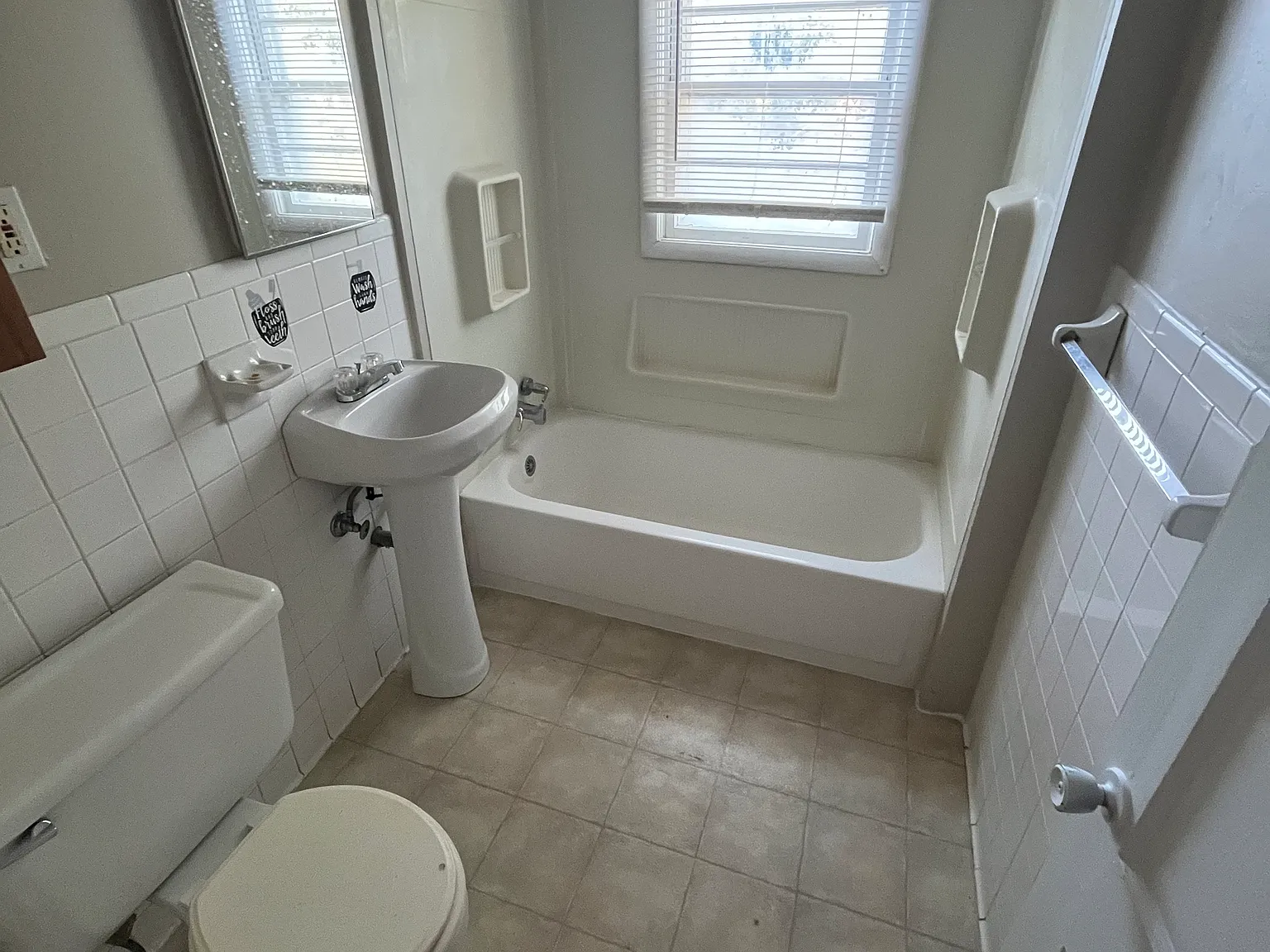 2 bed, 755 sqft, $875 — Photo 3