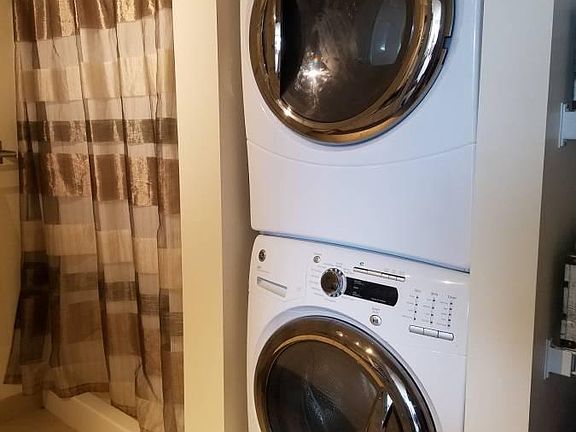 5th image of 515 Huron Blvd SE APT 504