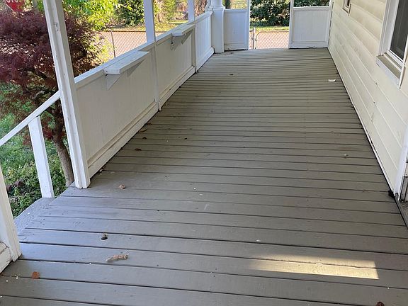 2nd image of 700 N 8th Ave